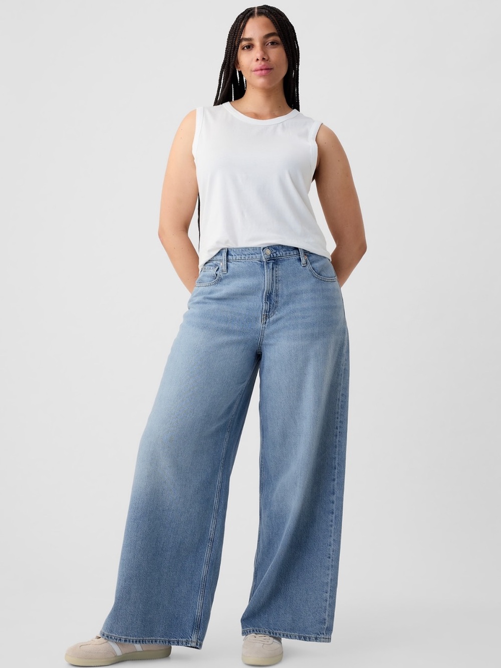 Like new! GAP Wide Leg Mid Rise Ultra Baggy Soft denim jeans 31 light indigo